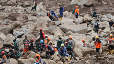 Индонезияда көшкін салдарынан қаза тапқандар саны 49-ға жетті
