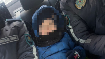 Фотография к новости: Елордада адасып қалған төрт жасар бала ата-анасына табысталды