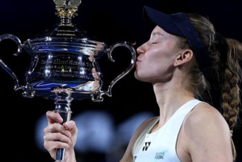 Фотография к новости: Мемлекет басшысы Елена Рыбакинаны жеңісімен құттықтады