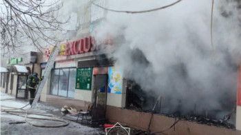 Фотография к новости: ТЖМ құтқарушылары 10 адамды эвакуациялады