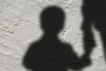 Фотография к новости: Тараздағы кішкентай балаға күш көрсеткен әйел: Полиция тергеуді бастады