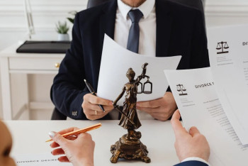 Фотография к новости: Дәрігерге қол көтеру: Қазақстандағы медициналық қызметкерлерге қарсы зорлық-зомбылық неге тоқтамай отыр?