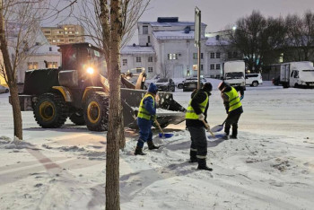 Фотография к новости: Астанада қар тазалау жұмыстарына 1 300-ден астам техника тартылды