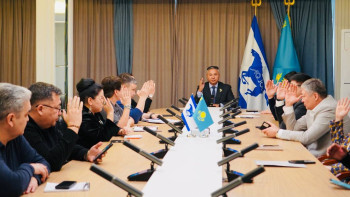 Фотография к новости: Конституция жобасы: "Ақ жол" депутаттары бірпалаталы парламентті қолдайды