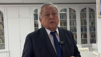 Фотография к новости: Мереке Құлкенов: Тіл мәселесін Конституциядан бұрын халықтың өзі шешуі керек