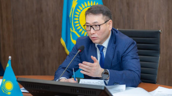 Фотография к новости: Шаққалиев Конституция жобасының бизнеске әсерін түсіндірді