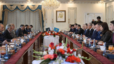 Тоқаев Пәкістан Премьер-министрін Қазақстанға шақырды