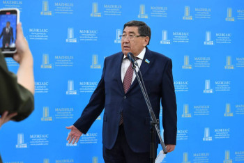 Фотография к новости: Тіл текетірестің қаруына айналмауы керек – Ермұрат Бапи