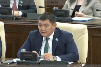 Фотография к новости: Жер сатылмайды: Базарбек әдейі таратылған ақпараттың нүктесін қойды