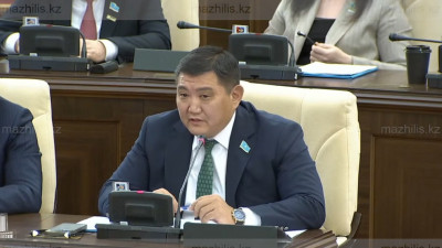 Жер сатылмайды: Базарбек әдейі таратылған ақпараттың нүктесін қойды