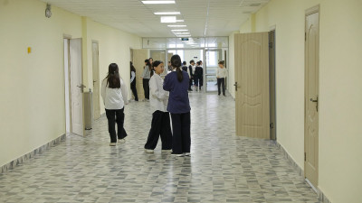 16 жастағы оқушы мектеп әжетханасында сірке қышқылын ішіп қойған