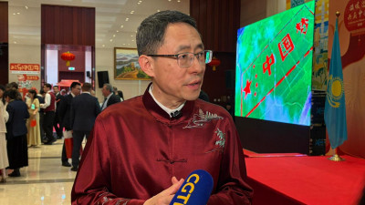 Ет, түйе сүті мен ұшатын театр: Қазақстан көрші елдің елшісін несімен таңқалдырды?