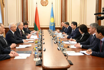 Фотография к новости: Қошанов Беларусь Парламентінің басшысымен келіссөз жүргізді