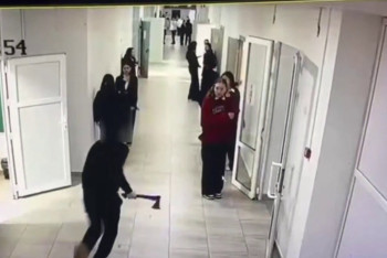 Құлсарыда 10-сынып оқушысы сыныптастарына балтамен шабуыл жасады: Екеуі жарақат алды