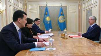 Фотография к новости: Президент Конституциялық комиссия жетекшілерімен кеңес өткізді