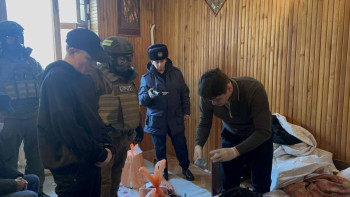 Фотография к новости: Алматы облысында есірткі дайындаған құпия зертхана әшкере болды