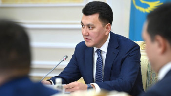 Фотография к новости: Еліміз алғашқылардың бірі болып цифрлық деректерді қорғау нормасын Ата Заңға енгізіп отыр – Ерлан Қарин