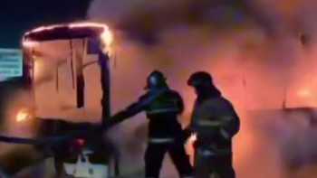 Фотография к новости: Астанада жол бойындағы автобус түгелдей жанып кетті