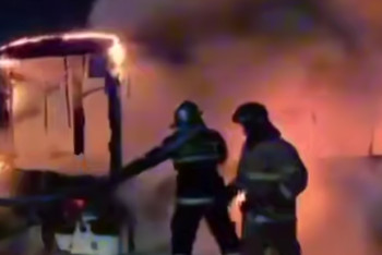 Фотография к новости: Астанада жол бойындағы автобус түгелдей жанып кетті