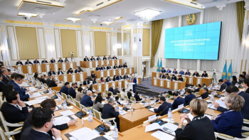 Фотография к новости: Индира Әубәкірова жаңа Конституциядағы адам құқықтары мен азамат құқықтарының аражігін ажыратты