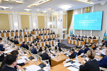 Фотография к новости: Индира Әубәкірова жаңа Конституциядағы адам құқықтары мен азамат құқықтарының аражігін ажыратты