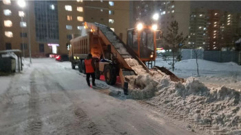Фотография к новости: Астанада түнгі уақытта қар күреуге 1700-ге жуық арнайы техника жұмылдырылды