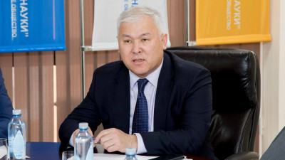 Міндетті емес, құқылы: Депутат жаңа Конституцияда саяси жүйені неғұрлым икемді етуді ұсынды