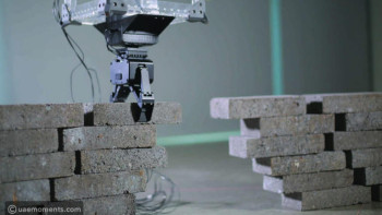 Фотография к новости: Дубайда роботтар тұрғын үй салуда