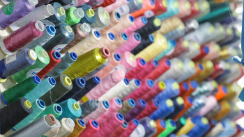 Фотография к новости: Еуроодақ сатылмаған киімді өртеуден бас тартты