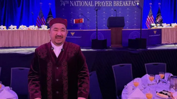 Фотография к новости: Нұрлан имам АҚШ-та Дональд Трамп қатысатын қайырымдылық іс-шарасына барды