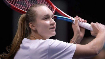 Фотография к новости: Елена Рыбакина Дохадағы турнирде жеңіске жетті