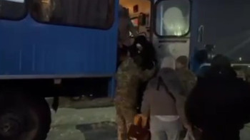 Фотография к новости: Абай облысында жолда қалған 28 адам эвакуацияланды