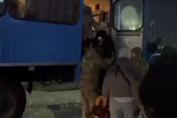 Фотография к новости: Абай облысында жолда қалған 28 адам эвакуацияланды