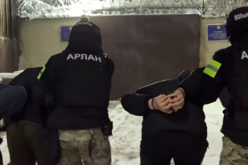 Жол үстіндегі жанжал: Шымкентте жаппай төбелес болды