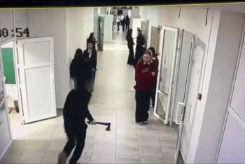 Фотография к новости: Құлсарыдағы балтамен шабуыл оқиғасы: Оқушының анасы буллинг туралы шындықты айтты