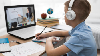 Фотография к новости: Ертең Астанада бірінші ауысымдағы оқушылар қашықтан оқиды