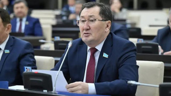 Фотография к новости: Сенат бір депутаттың өкілеттілігін тоқтатты