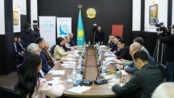 Фотография к новости: Алматыда КИСИ GPS алаңында жаңа Конституцияның құндылықтық бағдарлалары талқыланды