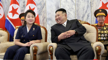 Фотография к новости: Сеул: Ким Чен Ын 13 жасар қызын мұрагер ретінде дайындап жатыр