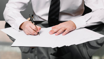 Фотография к новости: "Өз еркіңмен кету туралы арыз жаз": Қызметкер нені білуі керек?