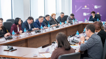 Фотография к новости: "SARAP" отырысында тарихи-мәдени мұраның конституциялық құндылықтар жүйесіндегі орны талқыланды