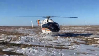 Фотография к новости: ТЖМ ұшқыштары бір айлық баланы Қызылордаға шұғыл жеткізді