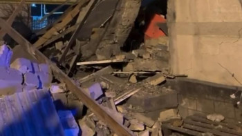 Фотография к новости: Жетісудағы дүкенде жойқын жарылыс болды: Ғимараттың бір бөлігі қирап, үш адам аурухана түсті