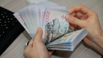 Фотография к новости: Telegram мен WhatsApp-тағы ұсыныс: 3,1 млрд теңге табыс тапқан заңсыз бизнес басшысы Грузияда ұсталды