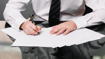 Фотография к новости: Ақша жетпейді: 2026 жылы 170 мың қазақстандық жұмыс ауыстырғысы келеді