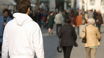 Фотография к новости: БҚО-да сталкинг жасаған ер адамға айыппұл салынды