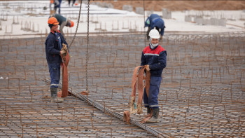 Фотография к новости: Павлодар облысында прокуратура араласып, ірі сүт фермасының құрылысы жалғасты