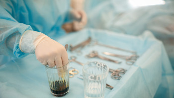 Фотография к новости: Ақтауда дәрігерлер бір жасар баланың өкпесінен жаңғақ алып шықты