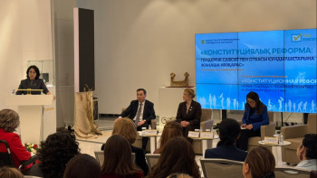 Фотография к новости: Әке, ана, бала: Конституциядағы отбасы мәртебесі күшейтіледі