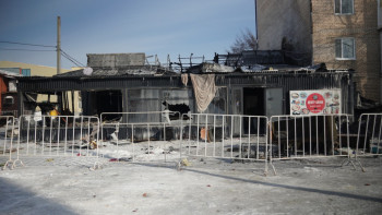 Фотография к новости: Жарылыстан кейінгі Щучинск: Күйген ғимарат, үнсіз аула – фоторепортаж 